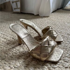 Vince Camuto Brelanie Gold Braided Leather Square-Toe Mule Heels Sz 7